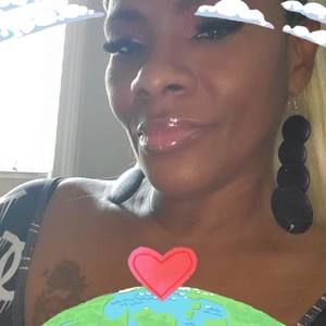 Meet your Posher, Yanna